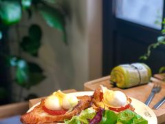 -Common Table · Brunch & Coffee