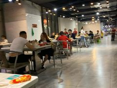 大堂-凤凰路何眼镜香辣蟹(花果园店)