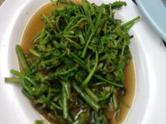 -明记烧鱼美味店