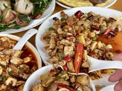 -大众跷脚牛肉馆·非遗传承单位(峨眉山店)