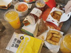 -麦当劳(展览路店)