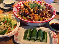 -临界音乐酒馆·小龙虾·江湖菜(华熙LIVE·鱼洞店)