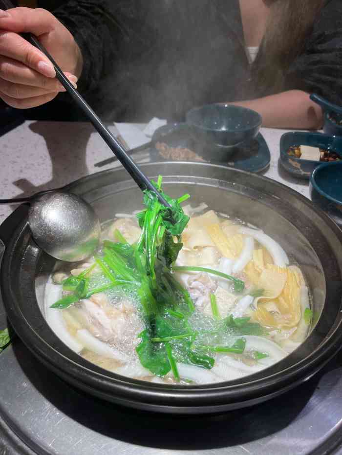 润泽园·椰雨仙踪椰子鸡(虎门君乐汇店"这家店在虎门君乐汇,像是新