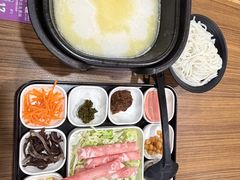 -阿香米线(大唐西市大润发店)