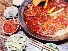 -星鸿社重庆老火锅(燃灯寺分店)