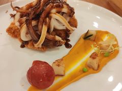 澳洲元贝拼鲜鱿吉列猪扒-more than meow吴止猫主题餐厅(承德 中船汇店)