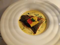 嫩煎海鲈鱼伴白葡萄酒奶油汁-火车头法国西餐厅