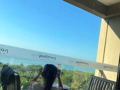 -三亚湾海居铂尔曼度假酒店