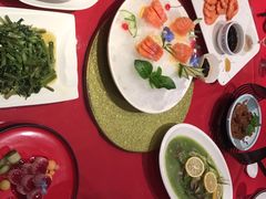 -鸿一饭店(隐秀路店)