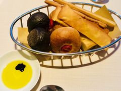 餐前面包-北京金融街丽思卡尔顿酒店·意味轩 Cepe