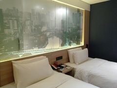 -成都太古里总府王府井亚朵X酒店