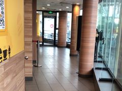 -麦当劳(虹梅路地铁站店)