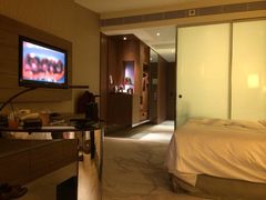 -上海滴水湖皇冠假日酒店