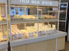 面包甜点陈列柜-奈雪的茶(石厦时代广场店)