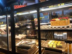 面包甜点陈列柜-苏格里岛自助海鲜烤肉火锅(集美万达店)