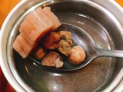 湖藕花生龙骨汤-米食先生酱汁煲仔饭(王府井店)