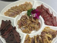 -客家大院·非遗赣南客家菜(郁孤台店)