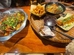 -爆炸头阿姨小四川正宗川味小吃(无任何分店)