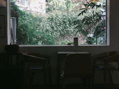 -彳亍咖啡·这里(水湾路店)