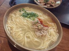 -亮亮面馆(经六路店)