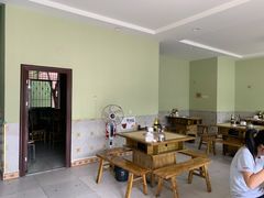 大堂-杨记山珍鸡煲菌汤锅