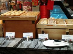 面包甜点陈列柜-盛宴标帜西餐厅龙虾.鲍鱼•牛排(重庆喜来登大酒店)