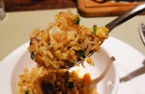 Must-Try Thai Yellow Sauce Seafood Fried Rice