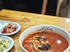 香辣海鲜杂烩拉面-韩食汇