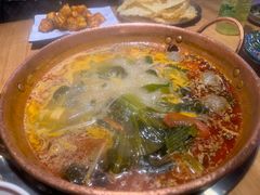 -洱火云南酸菜牛肉火锅(石景山当代商城店)