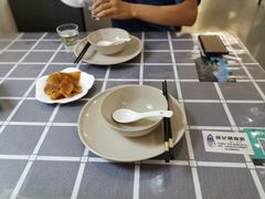 餐具摆设-成记海鲜粥(意大利风情街店)