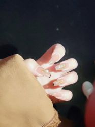-桃子的美甲店