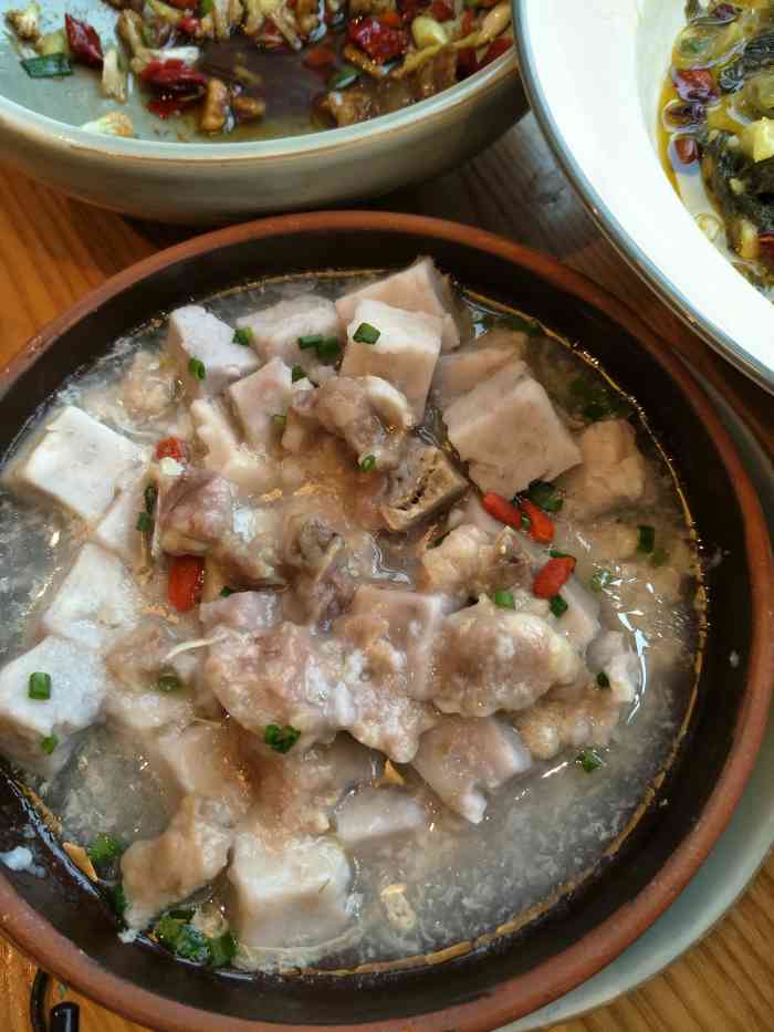 望湘园湖南菜(宏伊店)-"鸳鸯鱼头王(配面) 萝卜干炒腊肉 鸳鸯鱼.