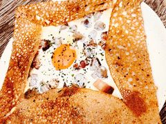 鸡蛋蘑菇熏肉荞麦可丽饼-RAC BAR(安福路店)