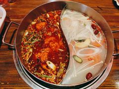 鸳鸯锅底-乐山串串香老火锅(鼓楼店)
