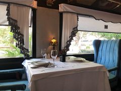 靠窗位-火车头法国西餐厅