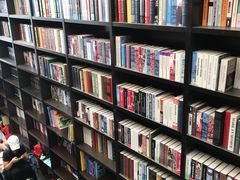 -钟书阁(松江泰晤士小镇店)