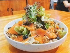 烟熏三文鱼杂菌沙拉-BE BRIGHT KITCHEN(正佳广场店)