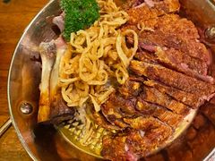 烤猪肘配酸菜和土豆泥-宝莱纳餐厅(滨江店)