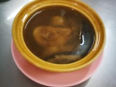 香菇炖鸭汤-红大哥水门鸡饭(總店)