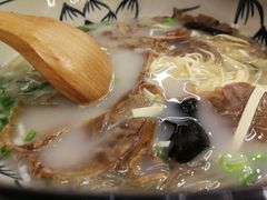 熬足八小时牛肉汤-牛三哥洛阳牛肉汤(生态城店)