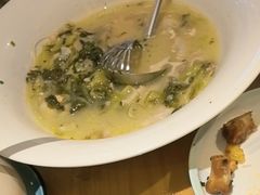 -严记小天府酸菜鱼(西四路店)