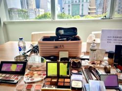 -晓V彩妆造型(大学路店)