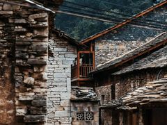 -高荡千年布依古寨旅游景区