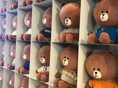 -LINE FRIENDS Garosu-gil Flagship Store