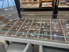 -博士眼镜集团石人工眼镜(虹口万泰店)