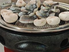 -围炉肉舍•炭烤活鳗•丹东海鲜烤肉(步行街店)