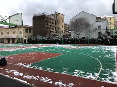 -上海市位育初级中学