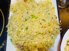 -虾弄弄海派小龙虾·牛羊蝎子火锅