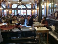 -Majestic Café