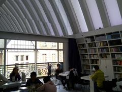 -钟书阁(松江泰晤士小镇店)